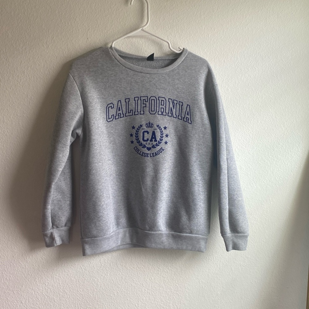 sweatshirt!! size small